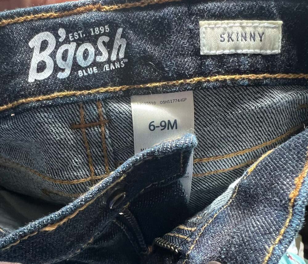 NWOT* OshKosh Boys Jean Skinny Size 6-9 months